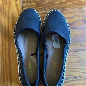 Old navy brand, size 6 never worn just tried on but to small.